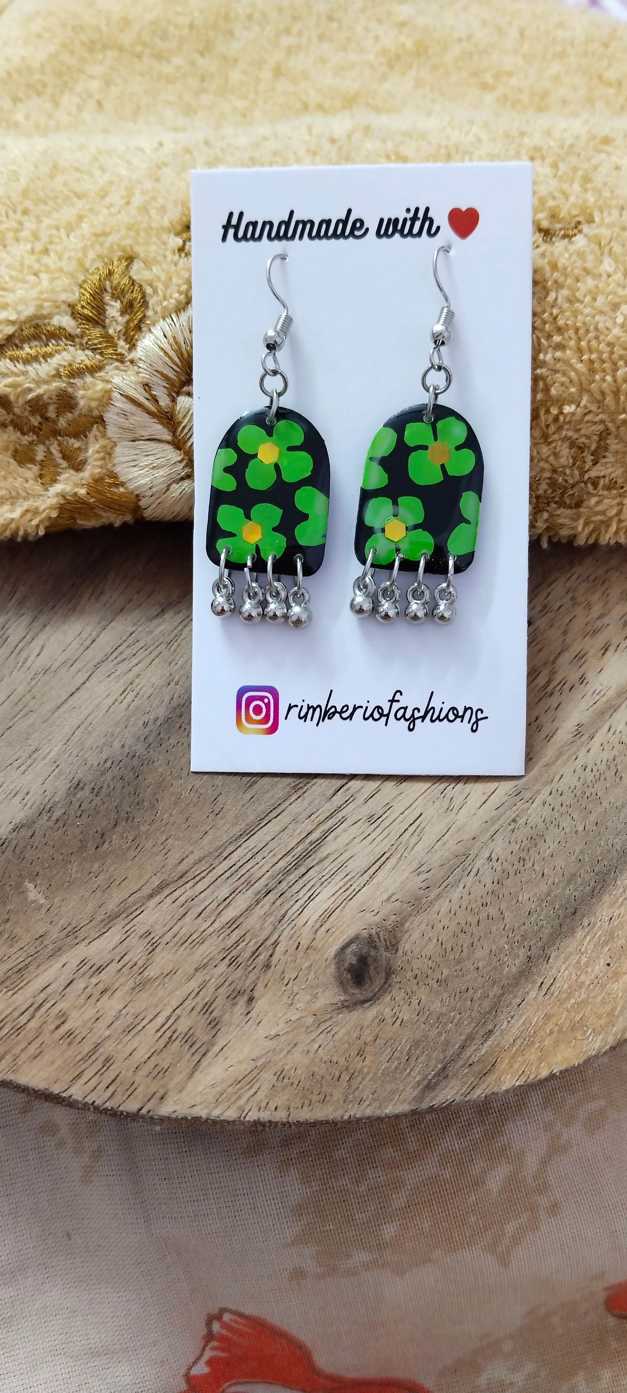 Handmade Resin Floral Earrings - Image 2 in Mumbai